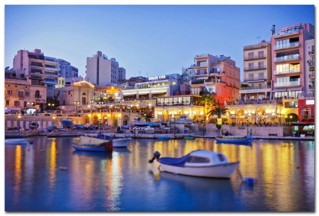 Splendid 2Br Apartment, Steps To St Georges Bay St. Julian's Exterior foto
